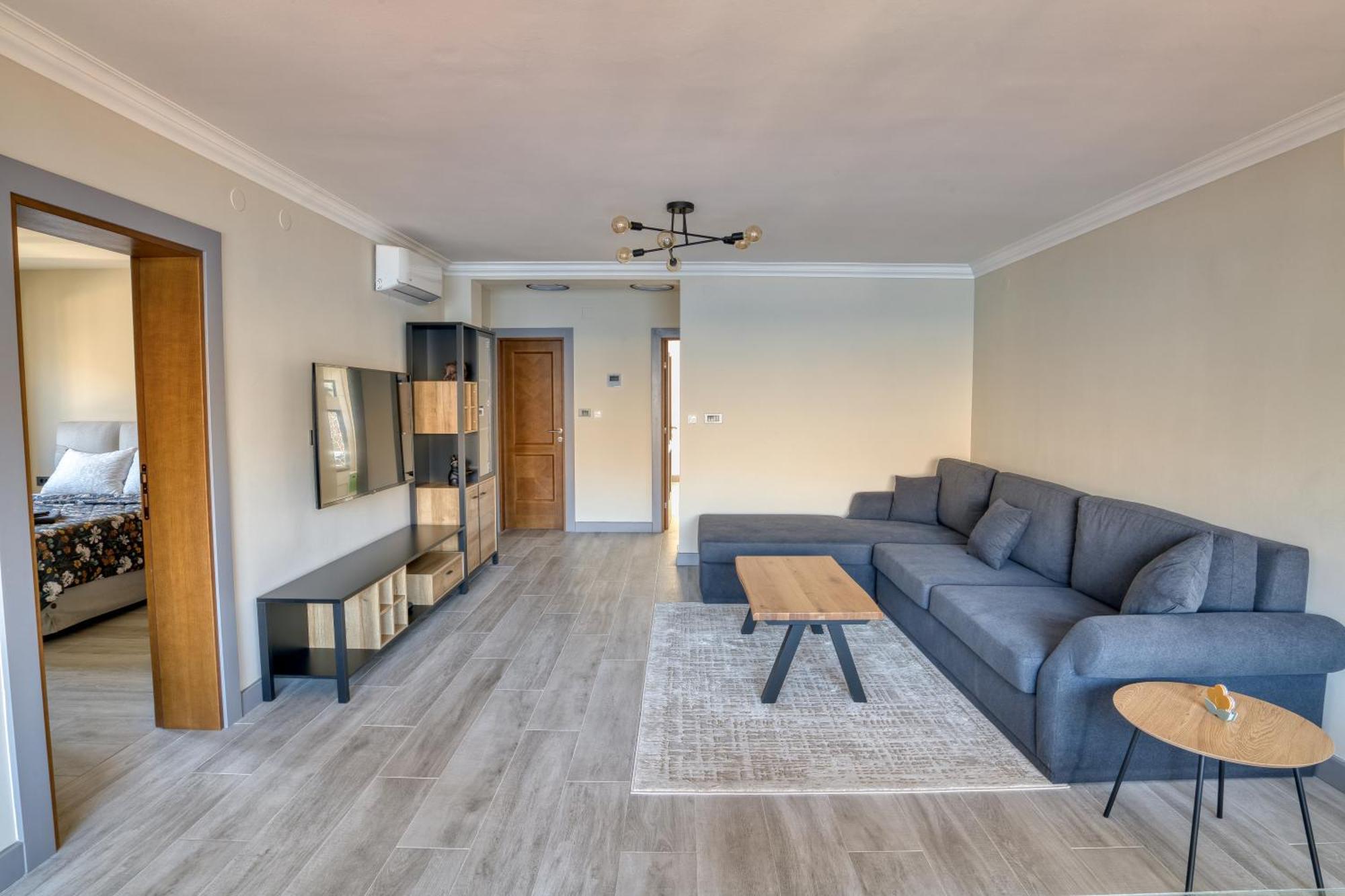 Luxurious 3-Bedroom Apartment By Mn Property Kotor Exterior photo